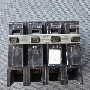 One Square D Homeline HOM2150 Main Breaker 2/4 Pole 150 Amp WT#09