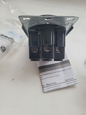 Eaton Wiring Devices 1258 50 Amp 4 Wire Grounded Receptacle 14‐50R Lot of 6 - Image 3