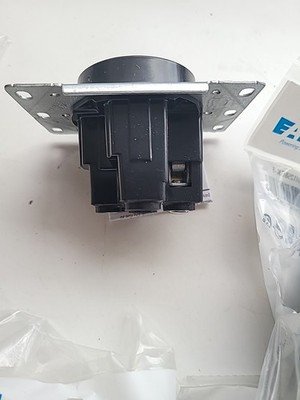 Eaton Wiring Devices 1258 50 Amp 4 Wire Grounded Receptacle 14‐50R Lot of 6 - Image 6