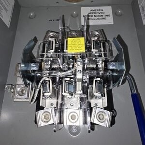 Eaton UTTE7213TCH Meter Socket 200A / 4-Wire / 600VAC / 7-Jaws / 3-Phase 3"+ Hub