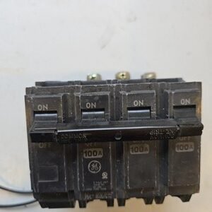 GE THQB32100ST1  100A 3 pole bolt on THQB w/ TQST1 120v shunt trip. Read!