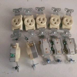 10ct Eaton 1877V Ivory 20A Commercial Single Outlet Receptacle 5-20R 125V