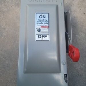 Siemens HF321NR Safety Disconnect Switch 30A 3P 240V 3R Outdoor Enclosure New