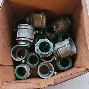 Lot Of 17 Bridgeport 508-DCI2 3/4" SS Flex Connector Insulated  + 4 L18 3/4