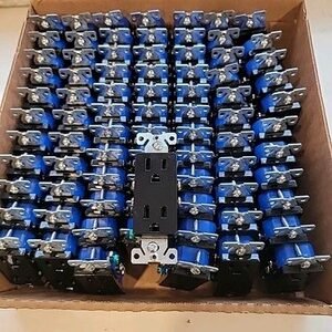 80 Black Decorator Receptacles Duplex Outlet 5-15R 15A 125V 1107bk Eaton NON TR