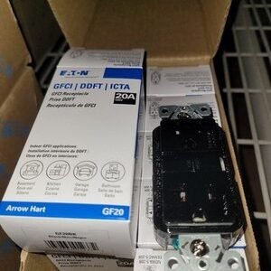 Lot of 10 Eaton GF20BK Self-Test GFCI Receptacles 20A 125V Black Non-TR