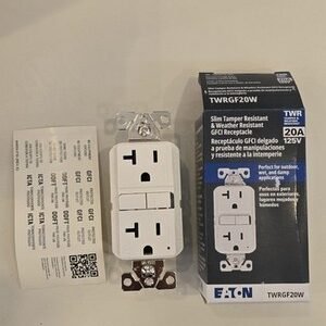 Eaton TWRGF20W Tamper and Weather Resistant GFCI Receptacle TWR 20A - New!!