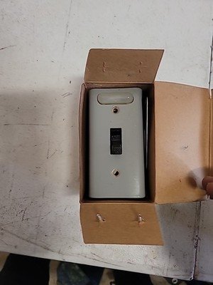 ⚡️General Electric CR101Y11 Manual Starter 1HP, 1-P Toggle Switch 115/230V⚡️ - Image 3