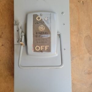 GE FUSIBLE SAFETY SWITCH TH3363 MODEL 2 100 A AMP 3P 3 POLE 600V 3PH