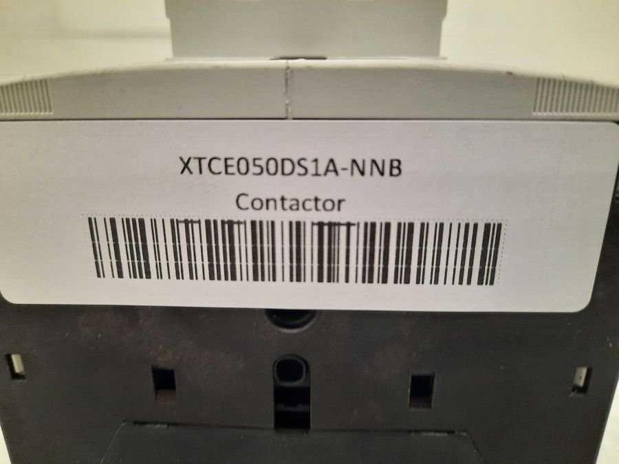 Eaton XTCE050DS1A IEC Contactor 50A 3P 110/120V Coil FVNR New Surplus - Image 2