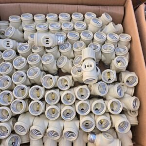 Lot of 100 Eaton 715V Medium Base Lamp Holders 2-Outlet Socket Adapters 660W
