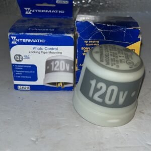 2X INTERMATIC LC4521C 120V LOCKING TYPE PHOTO CONTROL SENSOR NEW LC4521C8