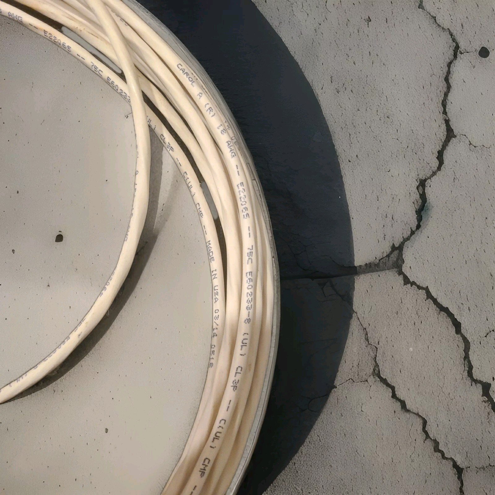 Carol E2206S 18/6C Shielded Control/Communications Cable Plenum White /30ft