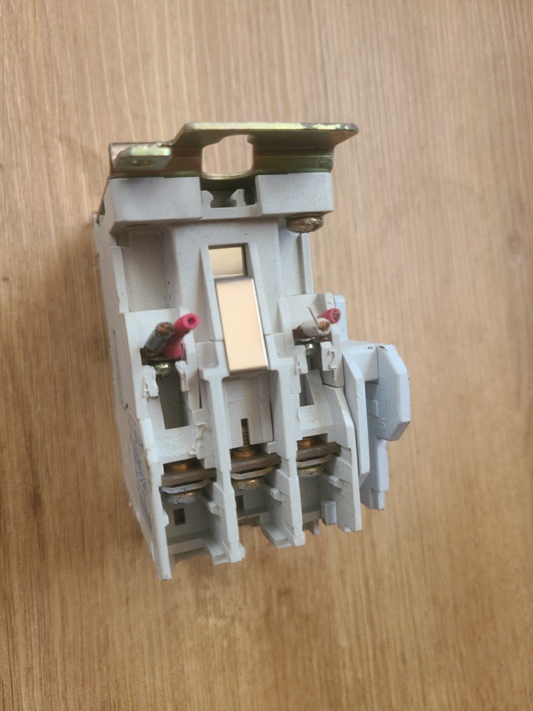 Cutler - Hammer 20 Amp Lighting Contactor # CN35BN3 Series B1 - 110V Coil - Image 3