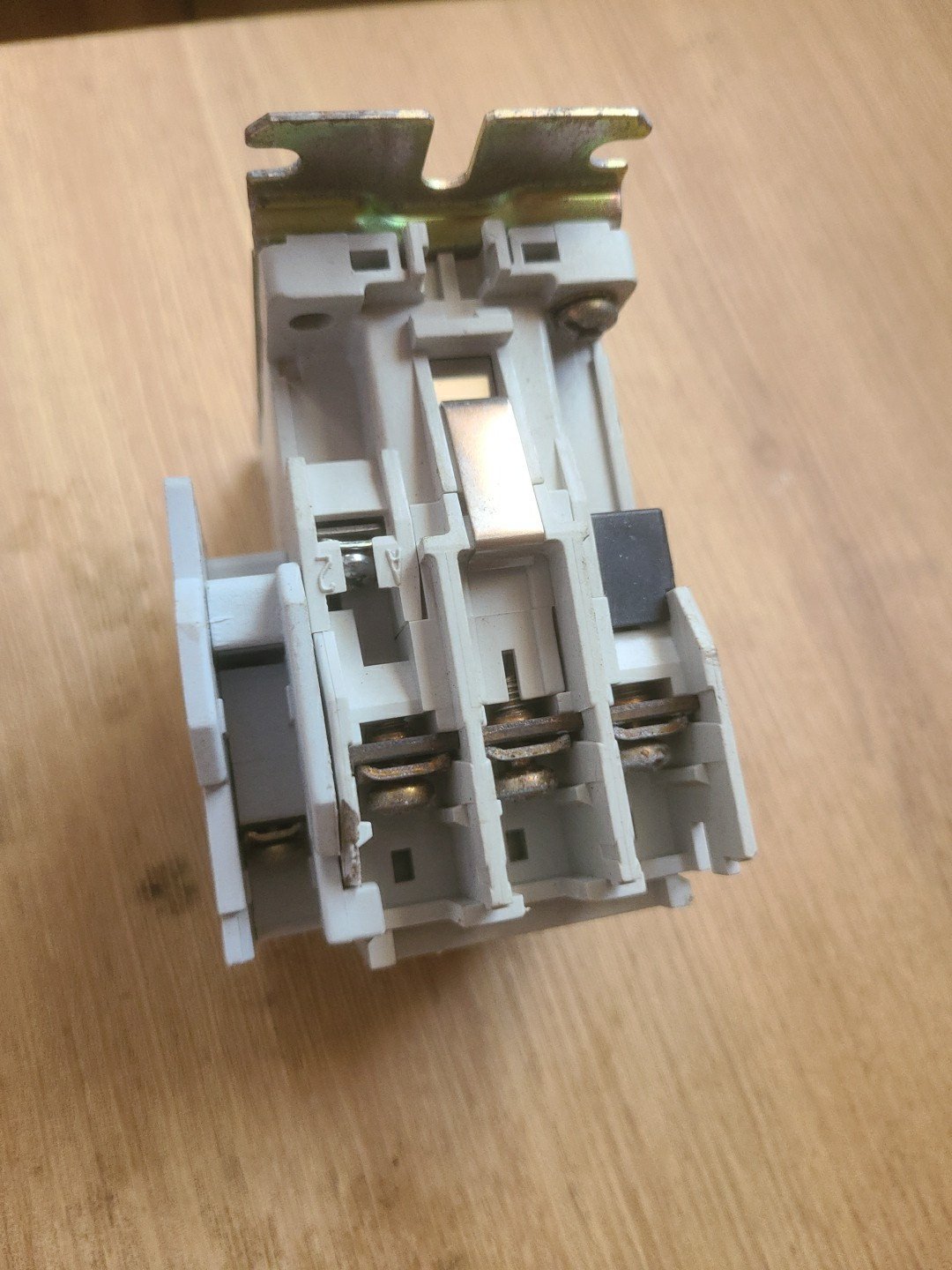 Cutler - Hammer 20 Amp Lighting Contactor # CN35BN3 Series B1 - 110V Coil - Image 4